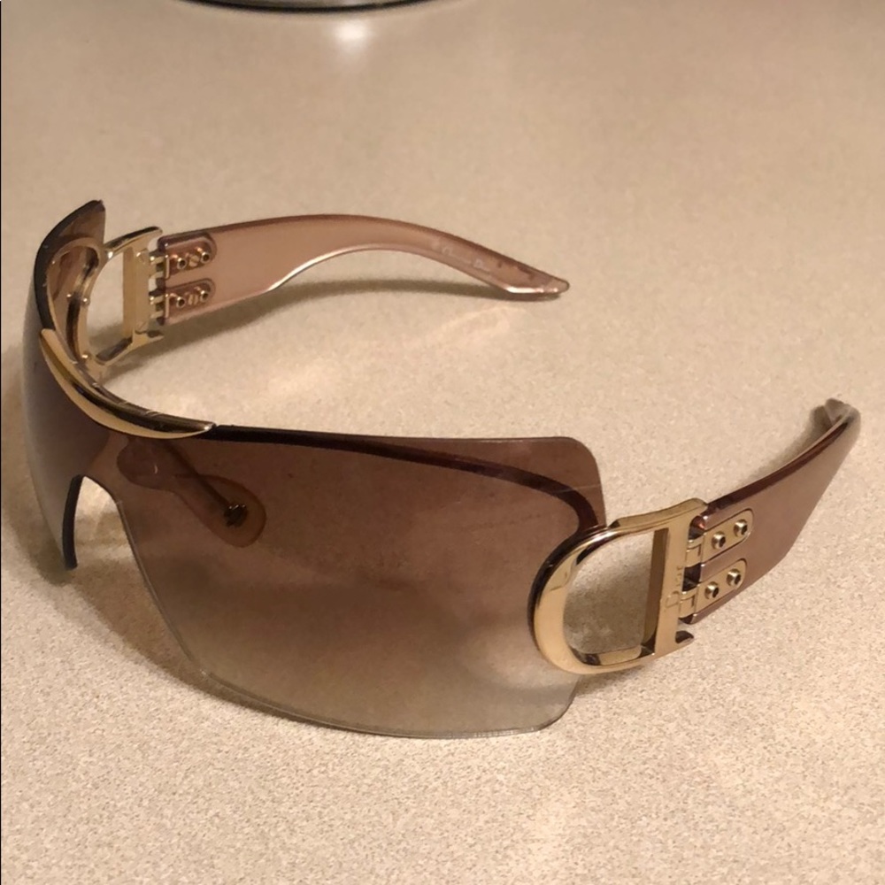 Best offer!! Dior Sunglasses✨🌟